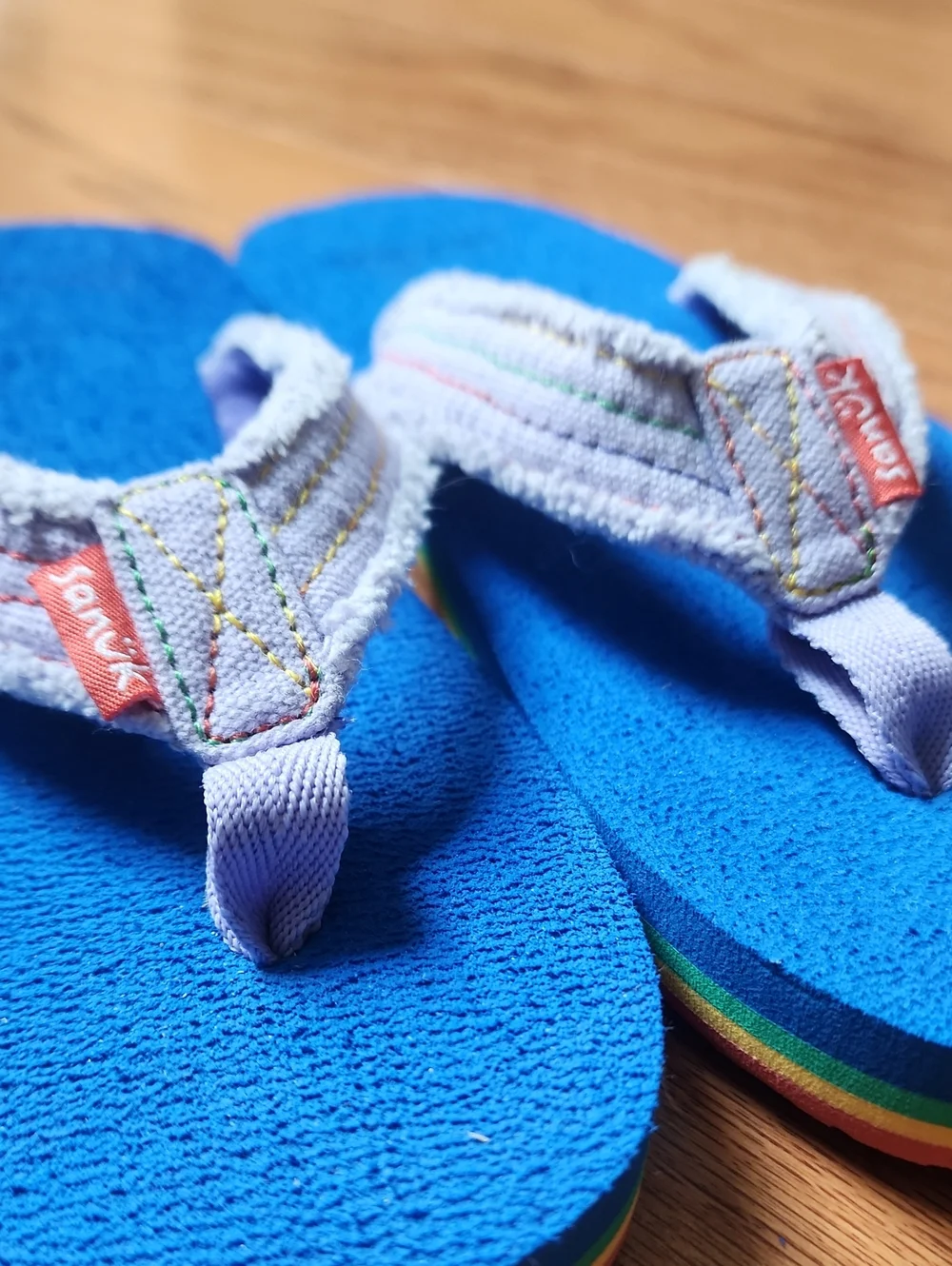 Sanuk Fraidy Stacker Rainbow Flip Flop, Big Kids 2/3